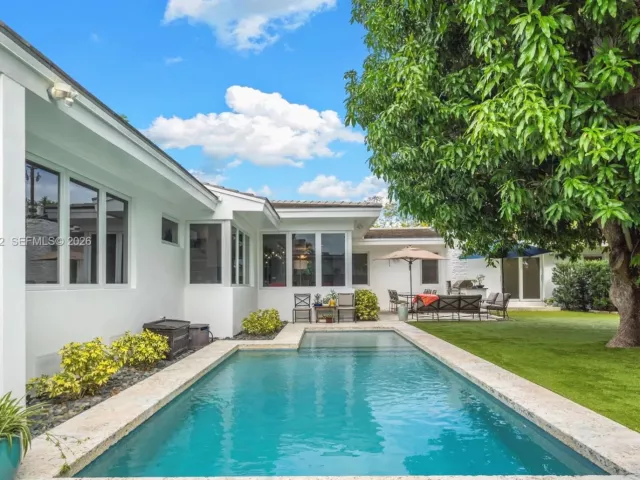4-bedroom home for sale in Miami Beach - 4595 N Jefferson Ave - MondialRealty