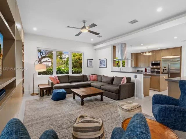 4-bedroom home for sale in Miami Beach - 4595 N Jefferson Ave - MondialRealty