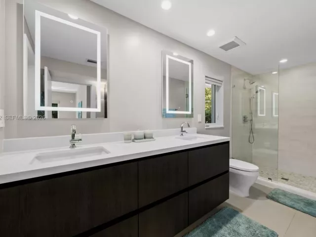 4-bedroom home for sale in Miami Beach - 4595 N Jefferson Ave - MondialRealty