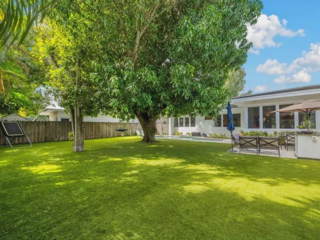 4-bedroom home for sale in Miami Beach - 4595 N Jefferson Ave - MondialRealty