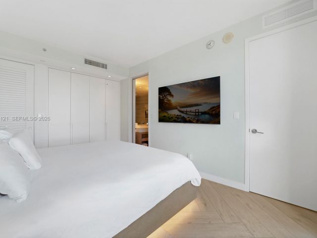 Apartment for sale  Unit #1010 - photo 7414845