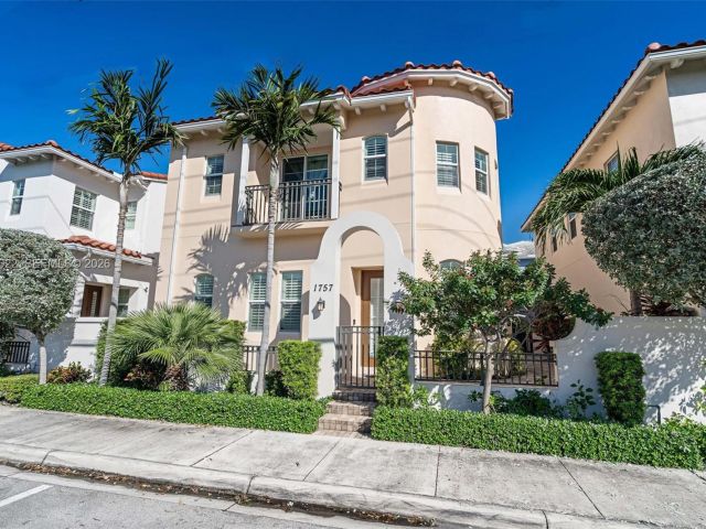 Home for rent at 1757 NE 9th St - photo 7482629