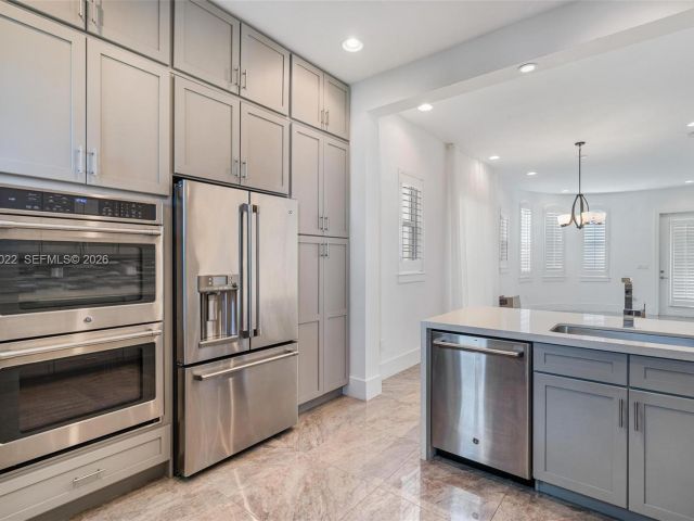 Home for rent at 1757 NE 9th St - photo 7482633