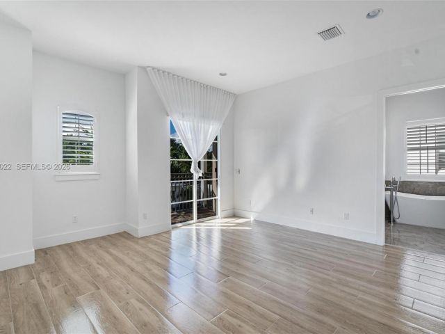 Home for rent at 1757 NE 9th St - photo 7482639