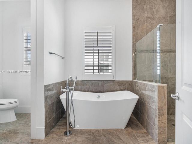 Home for rent at 1757 NE 9th St - photo 7482643