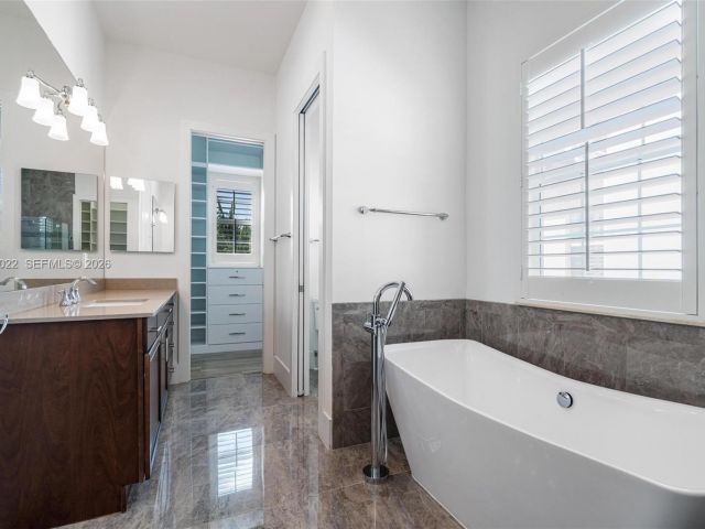 Home for rent at 1757 NE 9th St - photo 7482645