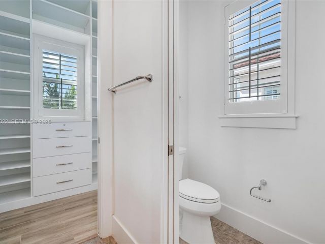 Home for rent at 1757 NE 9th St - photo 7482647