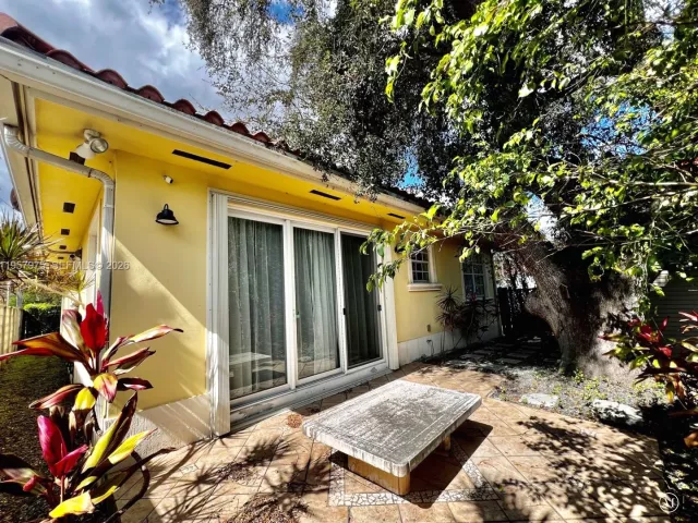 3-bedroom home for sale in Miami - 2301 SW 22nd Ave - MondialRealty