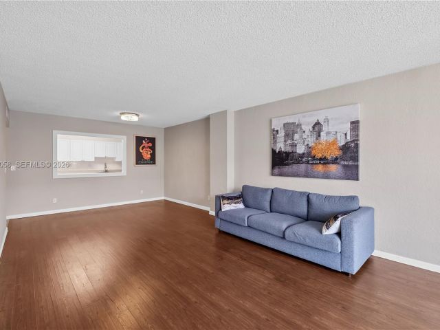 Apartment for sale  Unit #1107 - photo 7447619