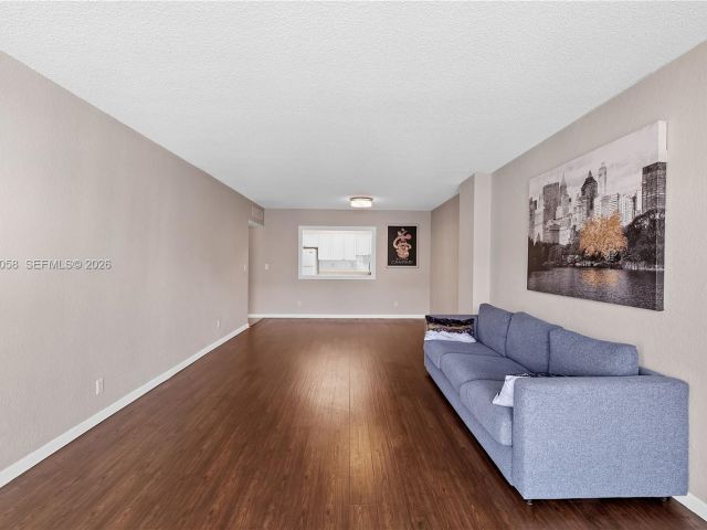 Apartment for sale  Unit #1107 - photo 7447620