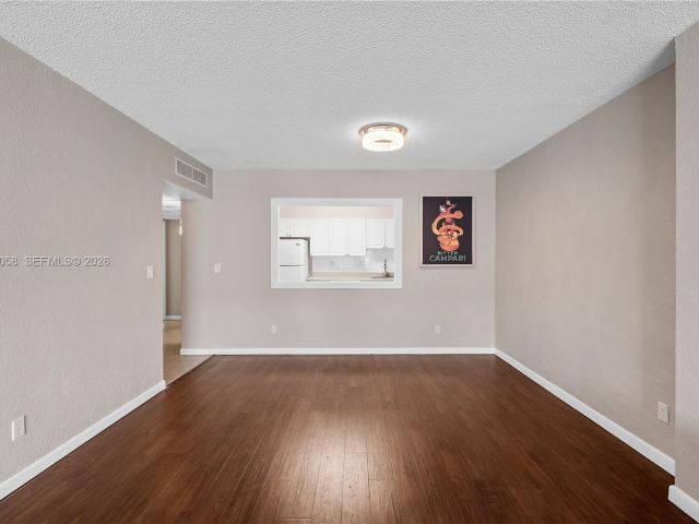 Apartment for sale  Unit #1107 - photo 7447622