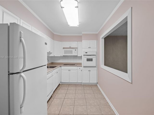 Apartment for sale  Unit #1107 - photo 7447624