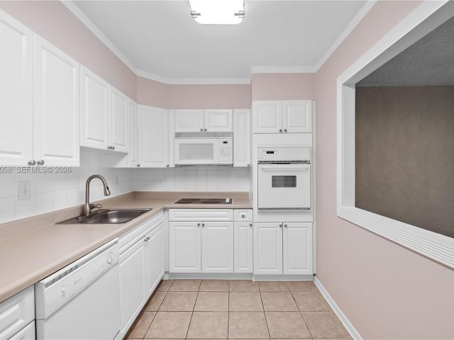 Apartment for sale  Unit #1107 - photo 7447625