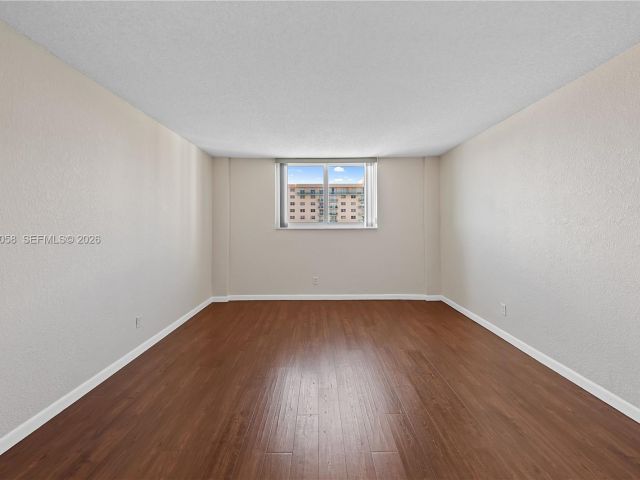 Apartment for sale  Unit #1107 - photo 7447630