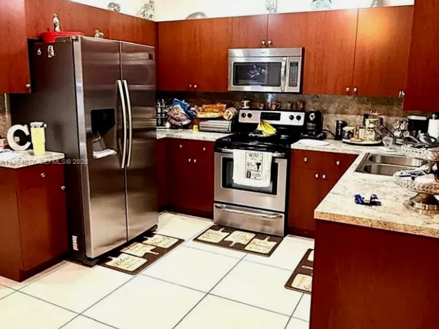 4-bedroom home for sale in Miami Gardens - 2800 NW 173rd Ter - MondialRealty