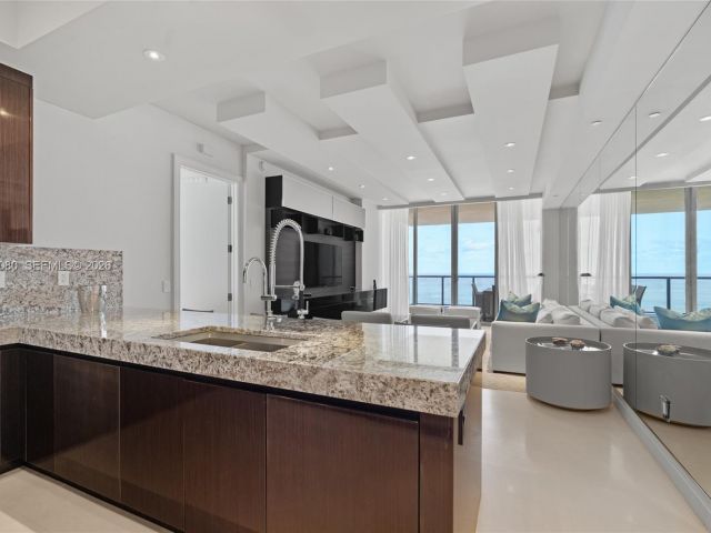 Apartment for rent  Unit #2515 - photo 7421381