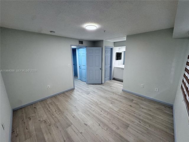 Home for rent at 2881 NE 185th St 102 - photo 7513929