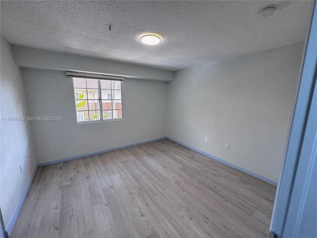 Home for rent at 2881 NE 185th St 102 - photo 7513931