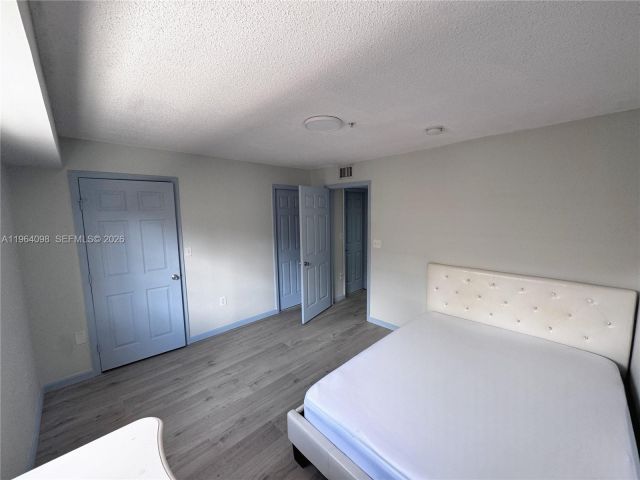 Home for rent at 2881 NE 185th St 102 - photo 7513935