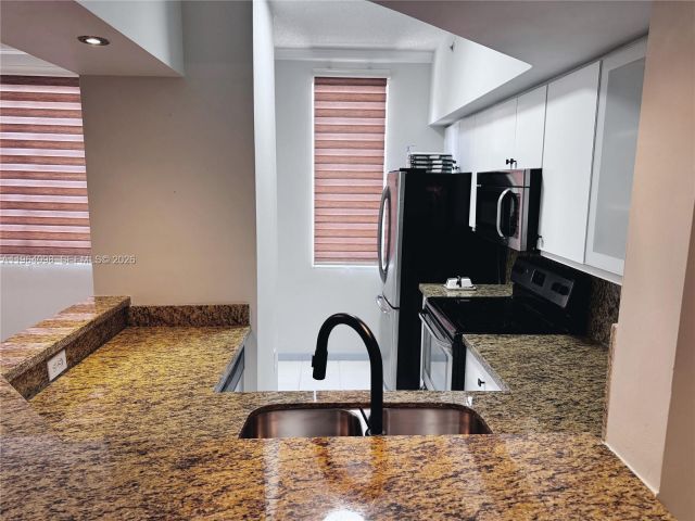 Home for rent at 2881 NE 185th St 102 - photo 7513941