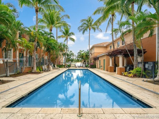 Home for rent at 2881 NE 185th St 102 - photo 7513946