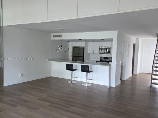 3-bedroom home for rent in Pembroke Pines - 10951 Cypress Rd 10951 - MondialRealty