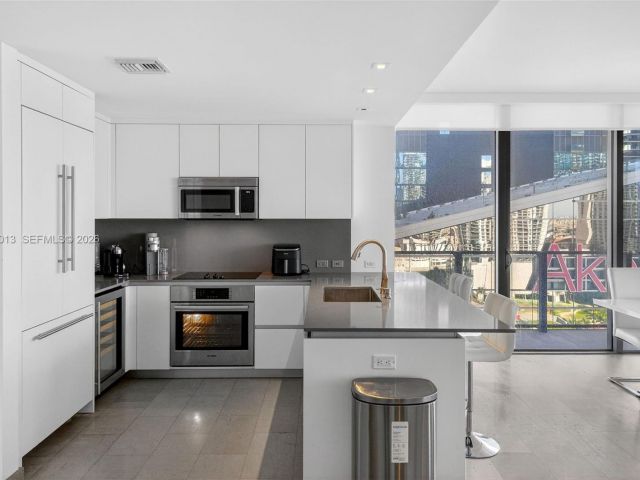 Apartment for sale  Unit #1702 - photo 7509234