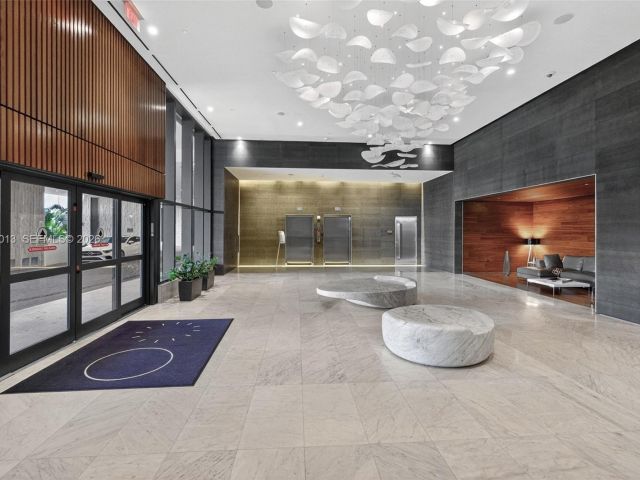 Apartment for sale  Unit #1702 - photo 7509239