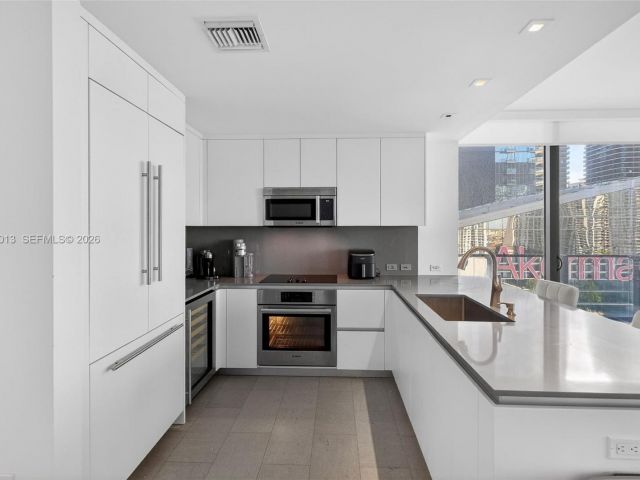 Apartment for sale  Unit #1702 - photo 7509242