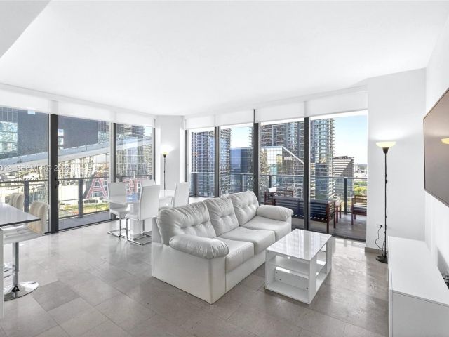 Apartment for sale  Unit #1702 - photo 7509246