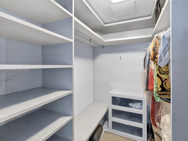 Apartment for sale  Unit #1702 - photo 7509250