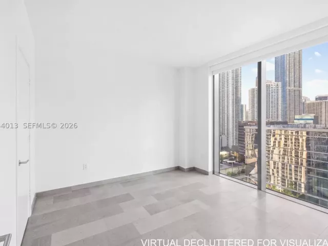 2-bedroom condo for sale in Miami - 68 SE 6th St 1702 - MondialRealty