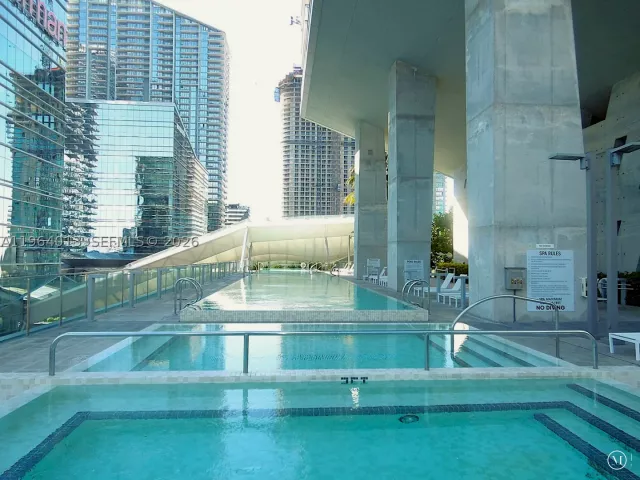2-bedroom condo for sale in Miami - 68 SE 6th St 1702 - MondialRealty
