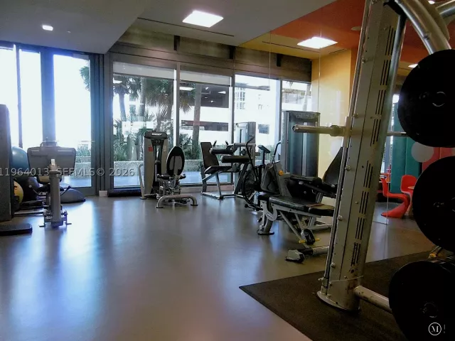2-bedroom condo for sale in Miami - 68 SE 6th St 1702 - MondialRealty