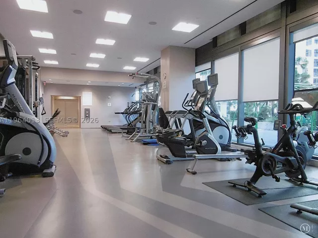 2-bedroom condo for sale in Miami - 68 SE 6th St 1702 - MondialRealty