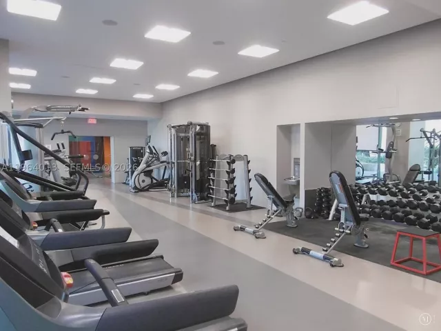 2-bedroom condo for sale in Miami - 68 SE 6th St 1702 - MondialRealty