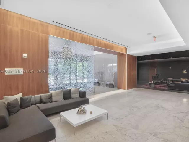 2-bedroom condo for sale in Miami - 68 SE 6th St 1702 - MondialRealty