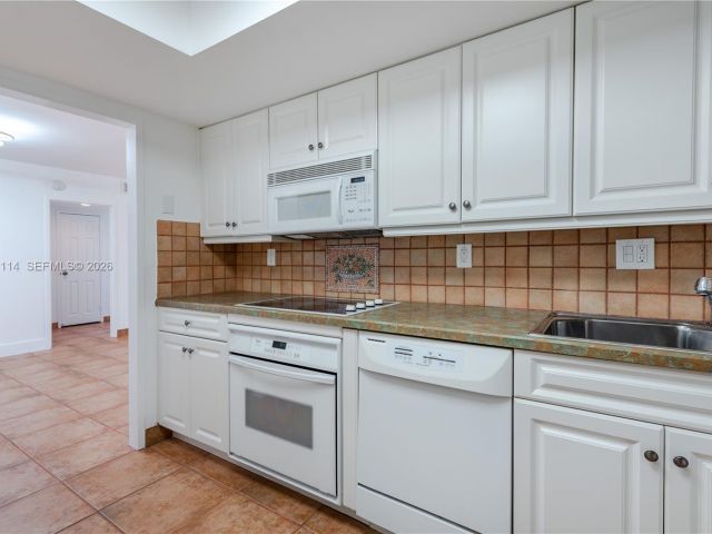 Apartment for sale  Unit #310 - photo 7418862