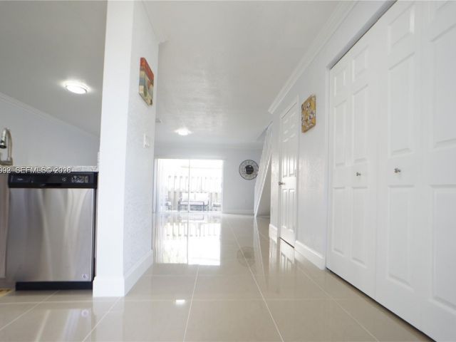 Home for rent at 610 NW 108th Ter . - photo 7430619