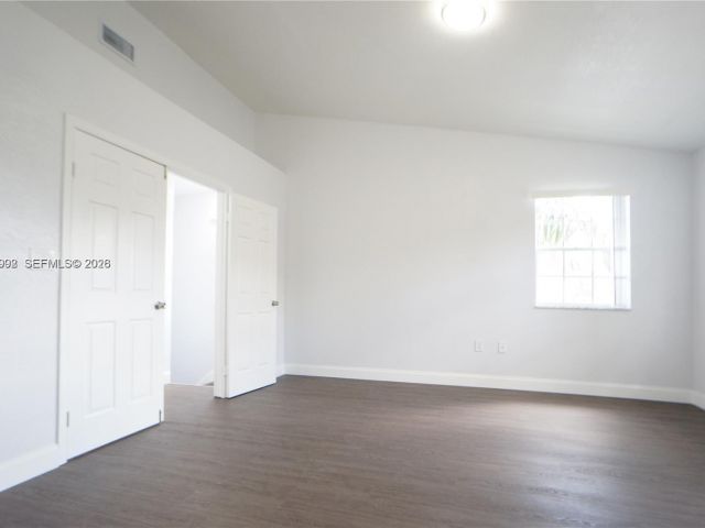 Home for rent at 610 NW 108th Ter . - photo 7430633