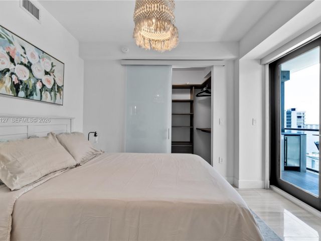 Apartment for sale  Unit #1004 - photo 7422147