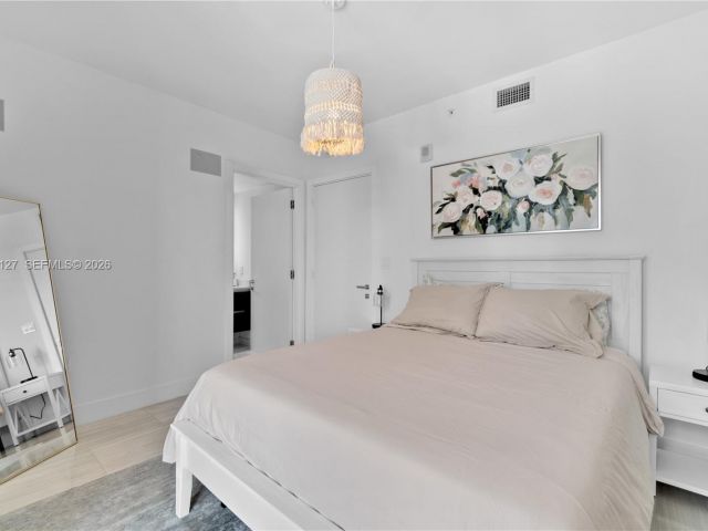 Apartment for sale  Unit #1004 - photo 7422148