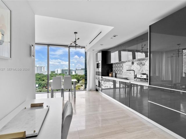 Apartment for sale  Unit #1004 - photo 7422151