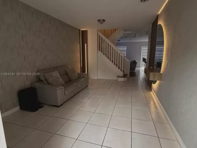 4-bedroom home for rent in Doral - 5724 NW 112th Pl 5724 - MondialRealty