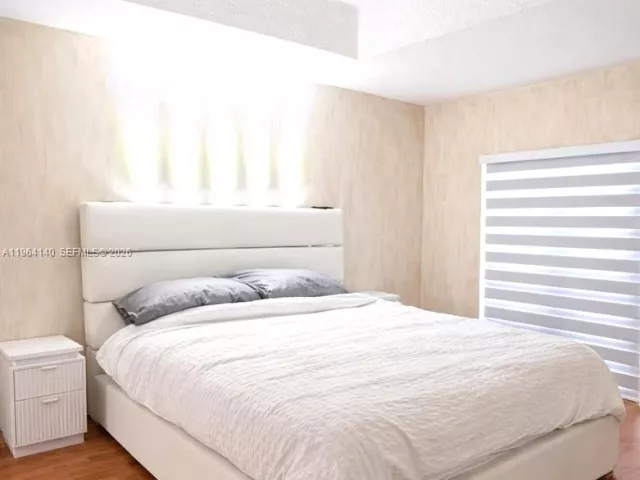 4-bedroom home for rent in Doral - 5724 NW 112th Pl 5724 - MondialRealty