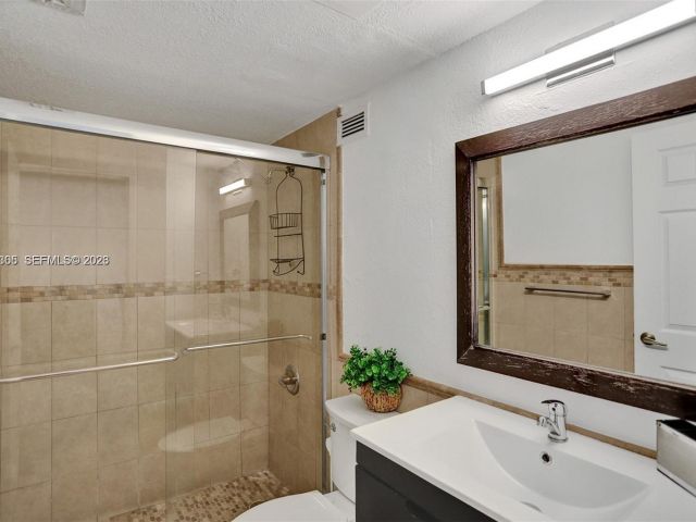 1-bedroom condo for rent in Hollywood - 2501 S Ocean Dr 631 ANNUAL RENT - MondialRealty