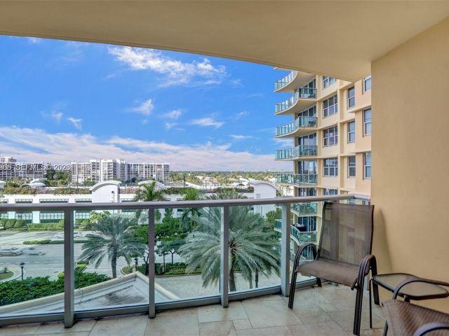 1-bedroom condo for rent in Hollywood - 2501 S Ocean Dr 631 ANNUAL RENT - MondialRealty