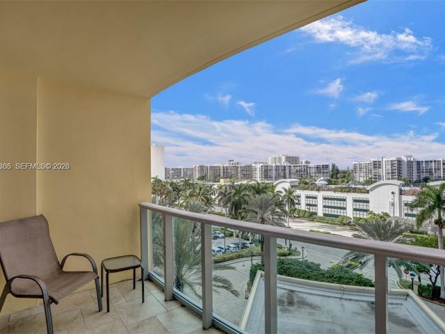 1-bedroom condo for rent in Hollywood - 2501 S Ocean Dr 631 ANNUAL RENT - MondialRealty