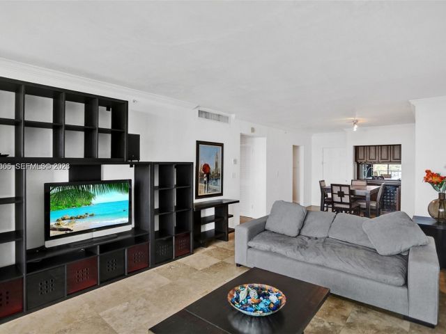 1-bedroom condo for rent in Hollywood - 2501 S Ocean Dr 631 ANNUAL RENT - MondialRealty