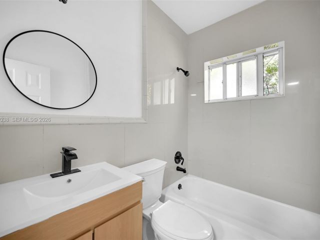 2-bedroom home for rent in Miami - 1393 NW 102nd St 1393 - MondialRealty